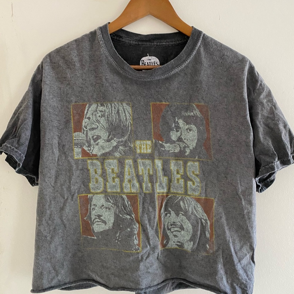 Grey vintage crop t-shirt of Beatles